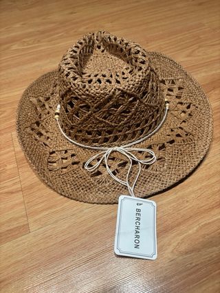 Sombrero de paja estilo cowboy con conchas
