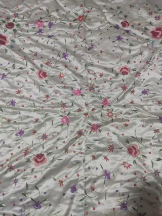 Mantón de Manila bordado multicolor