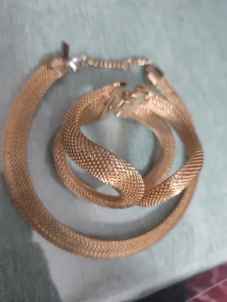 Set di gioielli dorati a rete