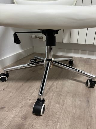 Silla de escritorio blanca