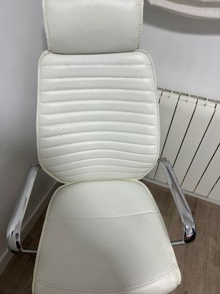 Silla de escritorio blanca
