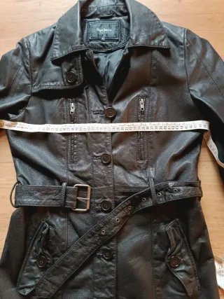 Abrigo de piel Pepe Jeans negro