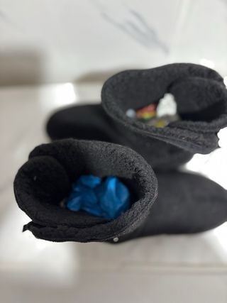 Stivaletti neri con fiocco e brillantini