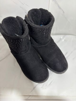 Stivaletti neri con fiocco e brillantini