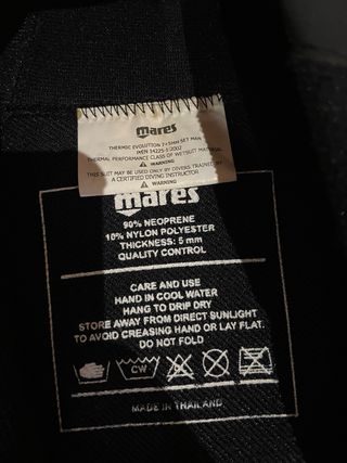 Traje de neopreno Mares Evolution con capucha