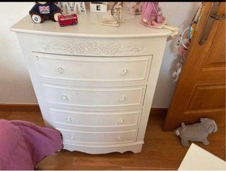 Cómoda Mesita Noche y Lámpara