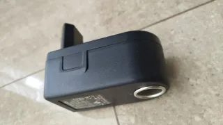 Adaptador de corriente negro para encendedor coche