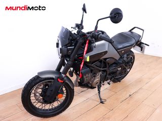 HUSQVARNA SVARTPILEN 125 ABS