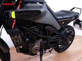 HUSQVARNA SVARTPILEN 125 ABS