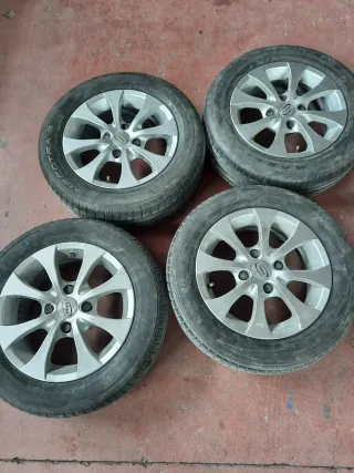 4 Llantas Peugeot R14 de 4 tornillos