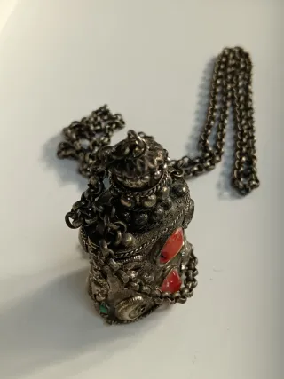 Collana Tibetana con porta spezie decorato