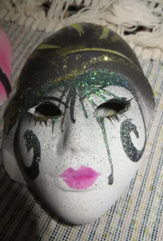 2 mascherine di terra cotta