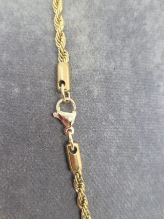 Dije Virgen María inmaculada chapado en oro