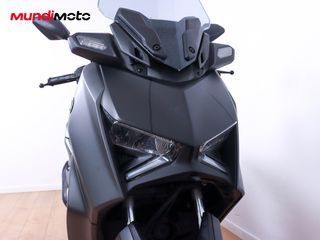 YAMAHA X-MAX 125