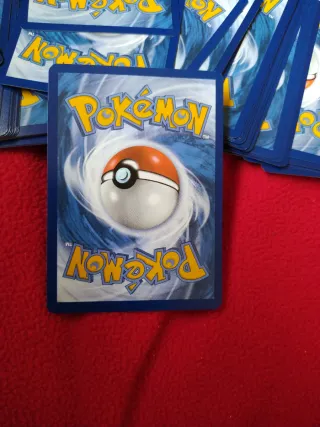 Lote de más de 120 cartas de energía Pokémon