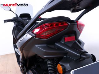 YAMAHA X-MAX 125 TECH MAX