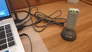 Router ADSL2+ D-Link DSL-G624T + USB Wi-Fi