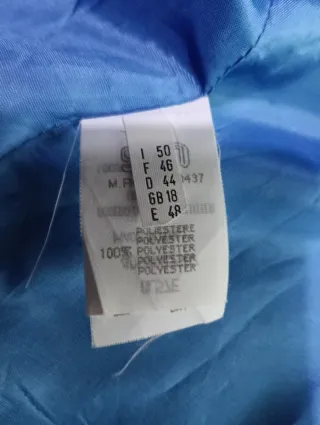 Giacca elegante con canotta blu