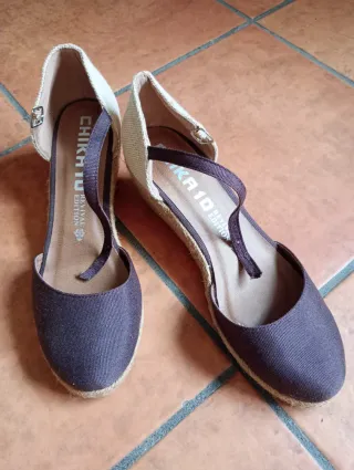 Zapatos Chika 10 Beige y Marrón