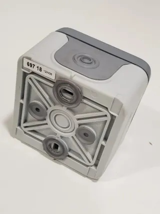 INTERRUPTOR DE PERSIANA ESTANCO LEGRAND 069718