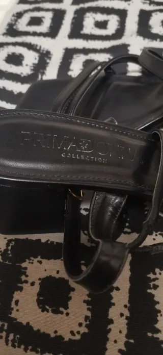 Sandalias negras de tiras