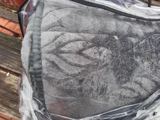 ¡Adiós frío! Colcha gris XXL nueva, solo 40€