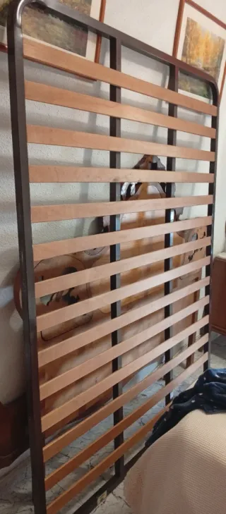 Cabecero, pie de cama y somier de madera