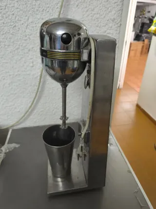 Batidora de helados vintage cromada