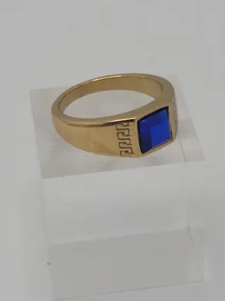 Anillo Dorado con Piedra Azul