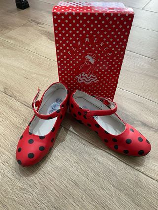 Zapatos niña rojos lunares negros talla 31