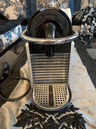 Cafetera Nespresso Negra