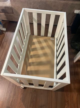 Minicuna madera blanca con ruedas