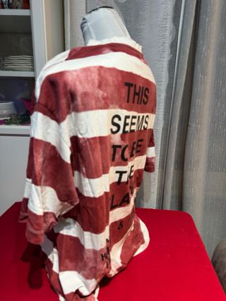 Camiseta Rayas Rojas y Blancas