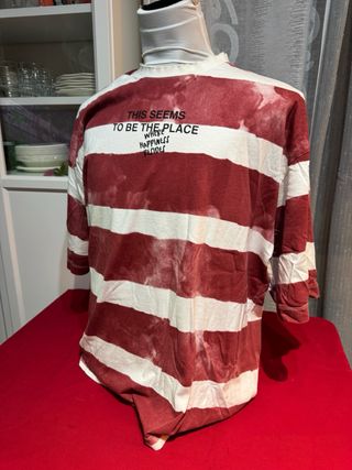 Camiseta Rayas Rojas y Blancas