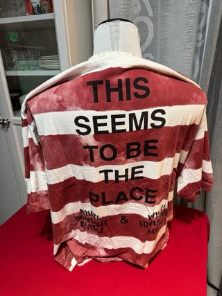 Camiseta Rayas Rojas y Blancas