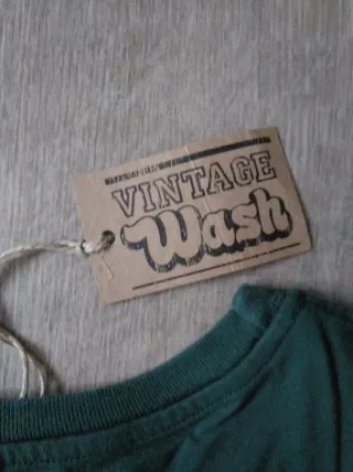 Camiseta verde con estampado de lagarto Talla M