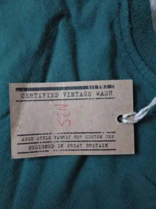 Camiseta verde con estampado de lagarto Talla M