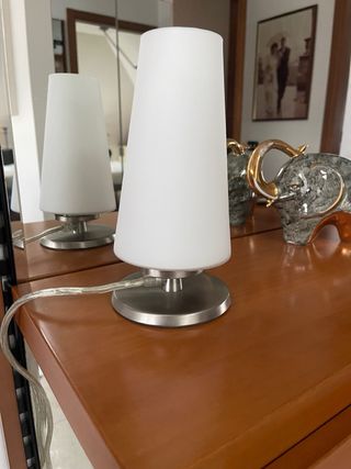 Lampada da tavolo con accensione tattile