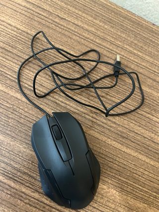 Ratón de ordenador con cable negro