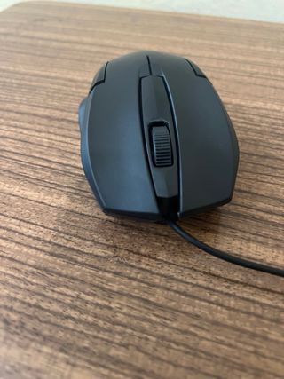 Ratón de ordenador con cable negro