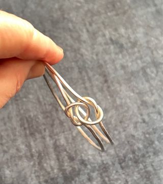 Pulsera rígida nudo Plata de ley