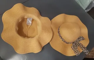 2 Sombreros de playa con estampado animal print