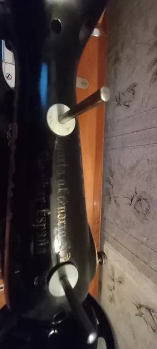 Máquina de coser Singer antigua 1962