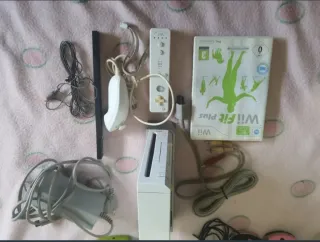Consola Nintendo Wii + Wii Fit Plus