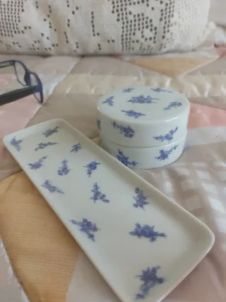 3 Antichi Toelettatori in Cristallo e Porcellana