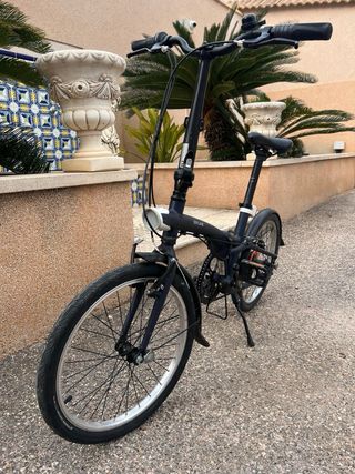 Bici pieghevole Oxylane blu compatta