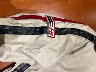 Chaqueta de Piel Negra y Blanca