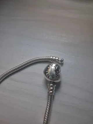 Pulsera Pandora con charms