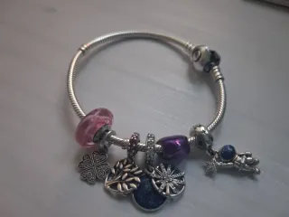 Pulsera Pandora con charms