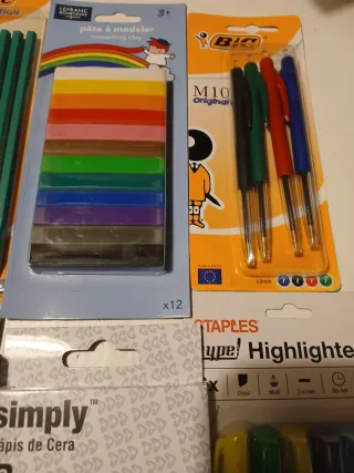 Material de escritório variado